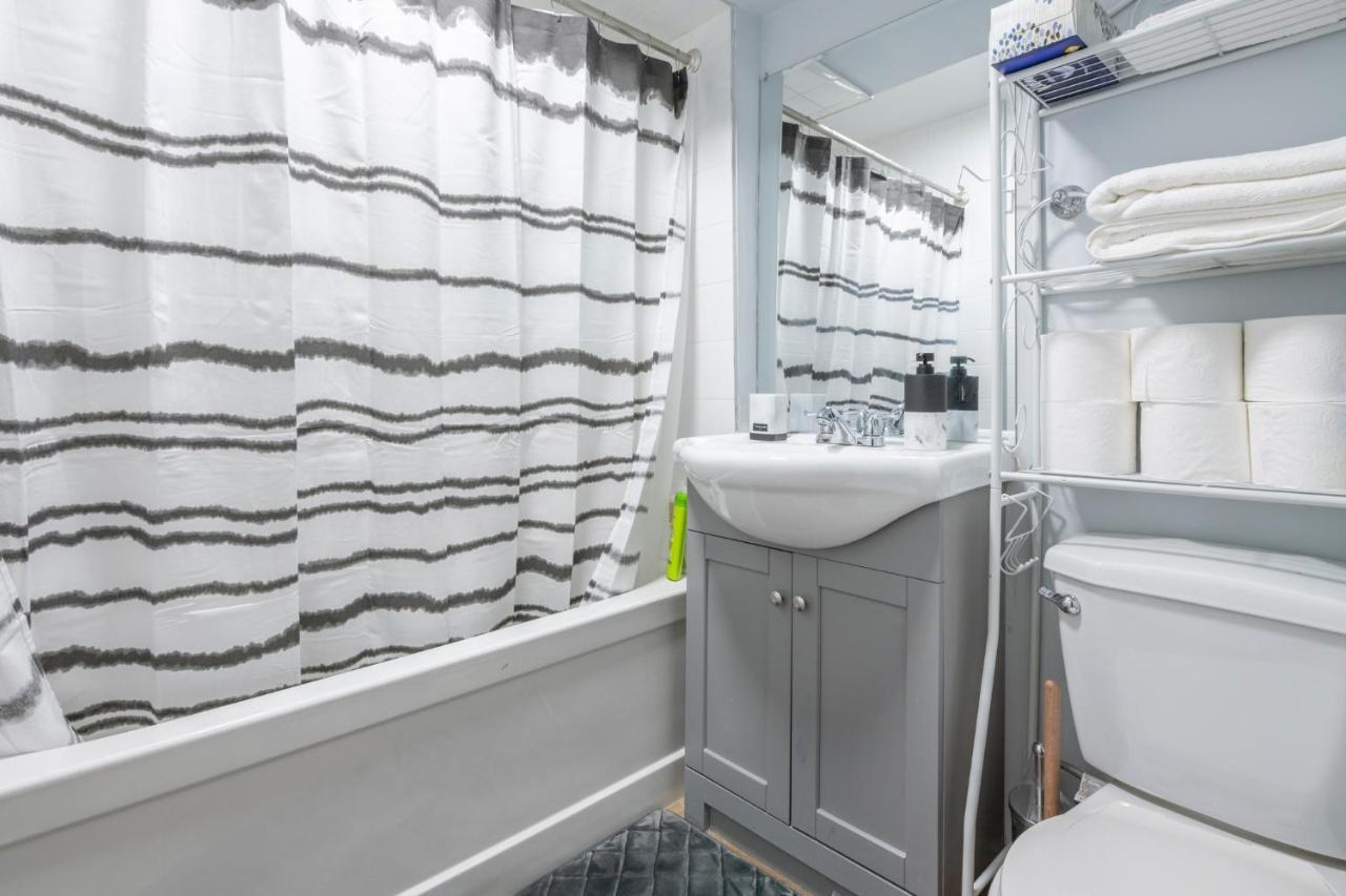 Centerstreet-Cozy 1Bedroomsuite YYC Eksteriør billede
